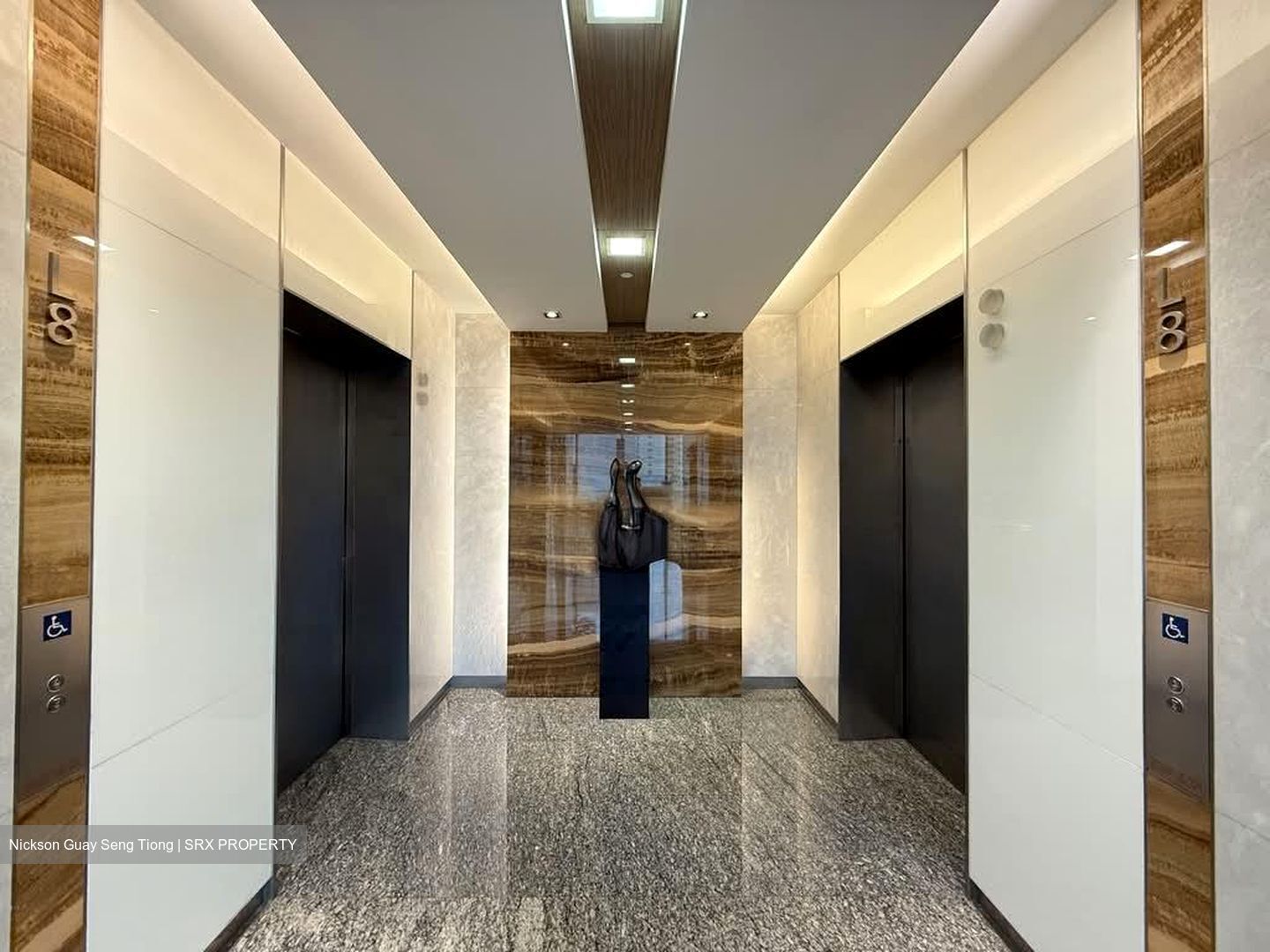 SQUARE 2 (D11), Retail #537363691